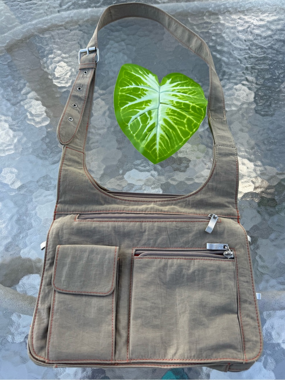 🤎🤍Baggallini Taupe Nylon Multi-Pocket Crossbody Bag